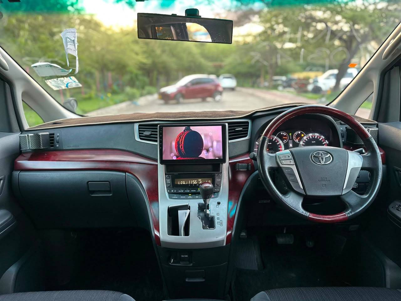 ALPHARD thumbnail 4